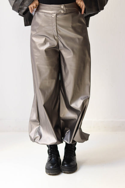 SLEEK BALLOON PANTS IN SILVER