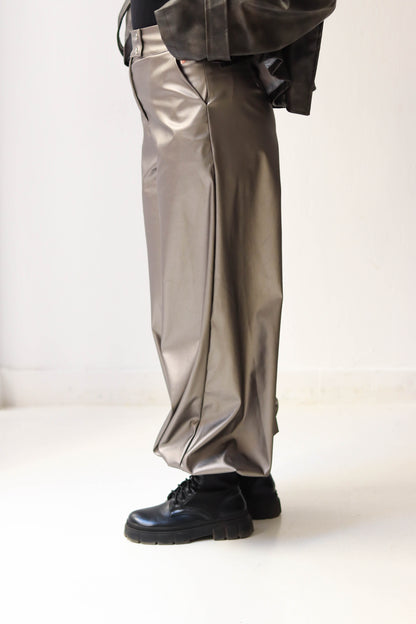 SLEEK BALLOON PANTS IN SILVER