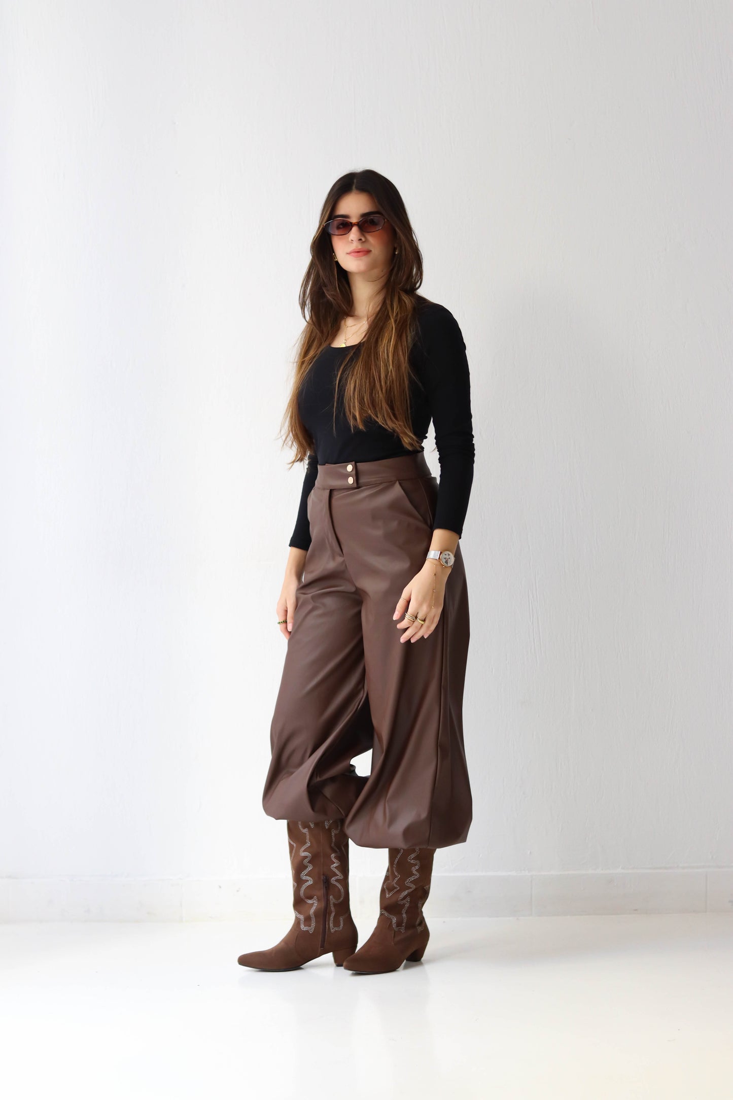 SLEEK BALLOON PANTS IN BROWN