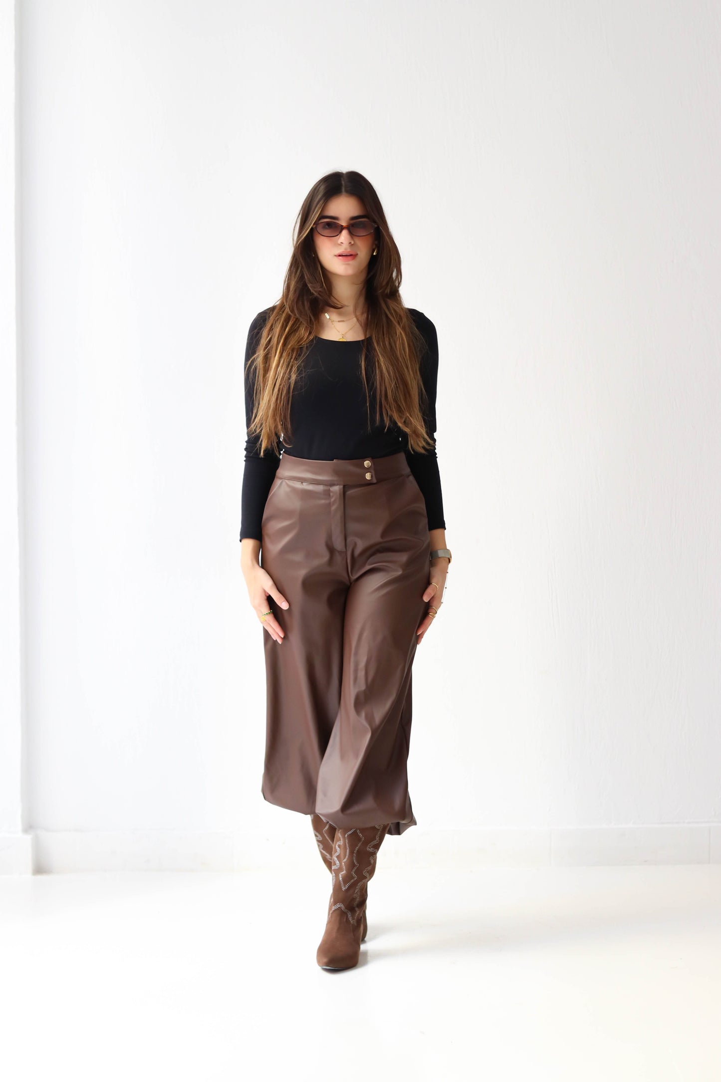 SLEEK BALLOON PANTS IN BROWN