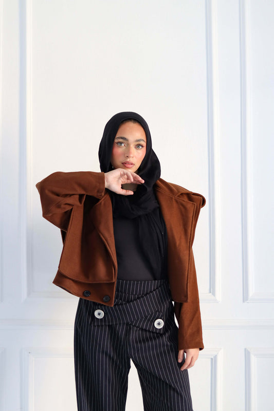 Cropped Buttoned Jacket In Brown